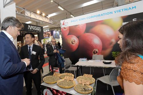 L'assessore regionale alle Attività produttive, Sergio Emidio Bini, durante la sua visita a Triestespresso Expo 2018.